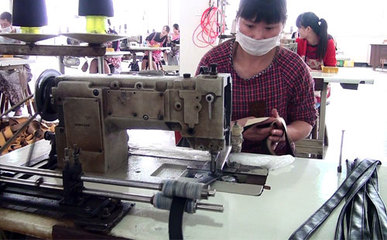 箱包廠(chǎng)加工業(yè)轉(zhuǎn)型你需了解的4大關(guān)鍵性差異