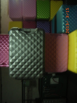 【提供拉桿箱外殼加工,ABS,PC ,ABS+PC】?jī)r(jià)格,廠家,圖片,旅行箱包,東莞市中堂80箱包廠-